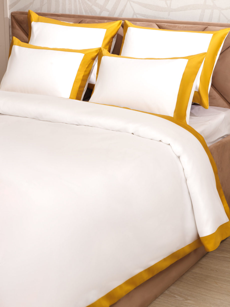 Photo 6 - White Royal Cotton 500TC Bedding Set With Inserts.